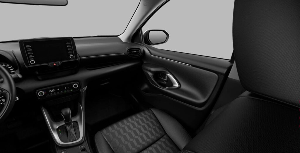 MAZDA-2-Hybrid-Essence-interior-delantera-2.jpg