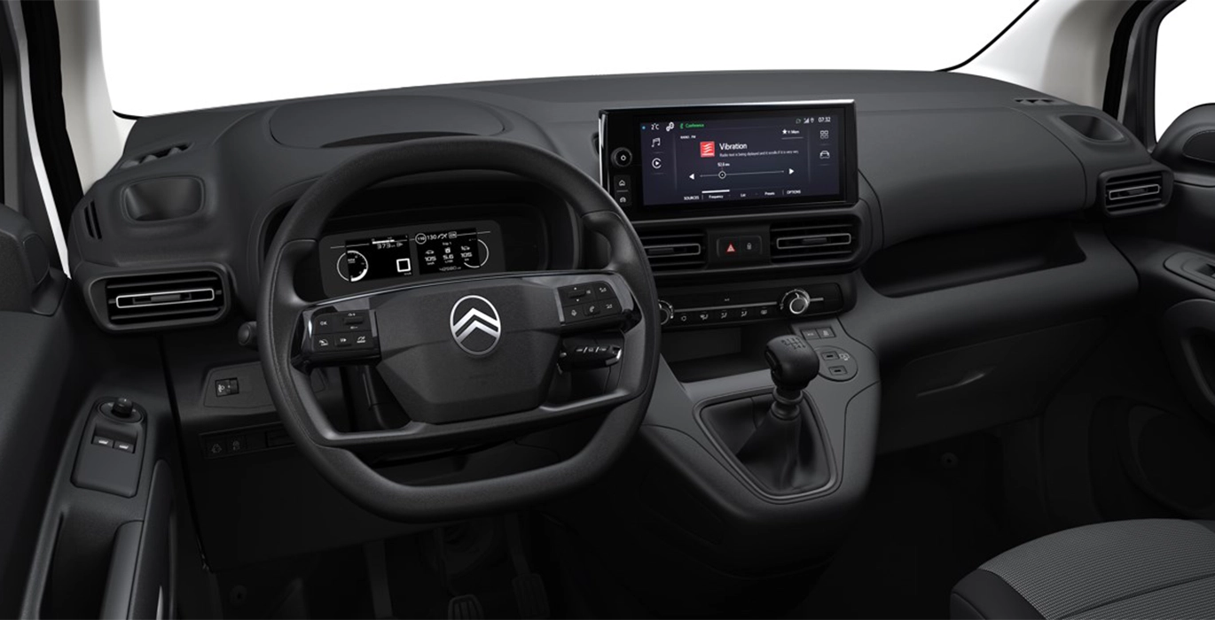 Citroen-Berlingo-Talla-M-BlueHDI-100cv-van-interior-delantera-1.webp