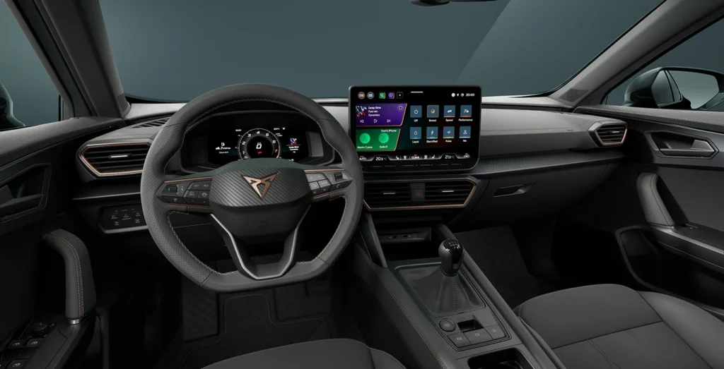 Cupra-Formentor-1.5-TSI-110kW-150CV-man-interior-delantera.webp