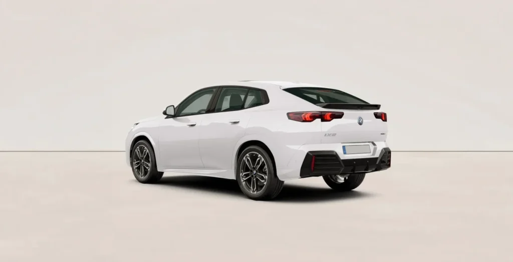 BMW-ix2-eDrive20-alpine-white-trasera